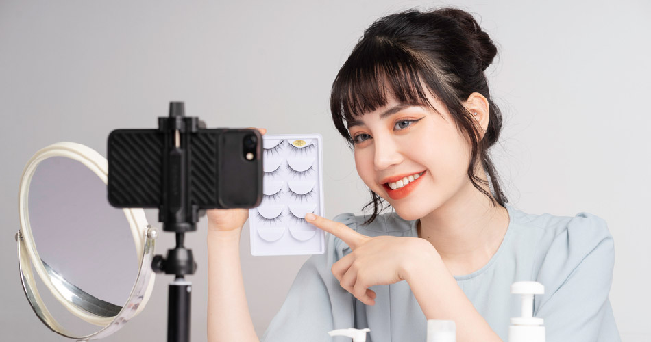 Influencer: Jenis, Manfaat untuk Bisnis, Cara Memilih, dll